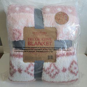 NWT Berkshire Decorative Blanket, Blush